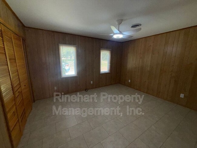 Building Photo - 866 State Rd 316