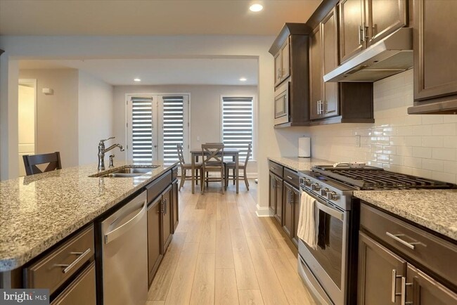 Building Photo - 3219 Wayland Rd