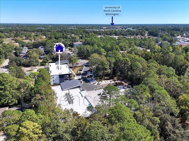 Building Photo - 610 S Kerr Ave