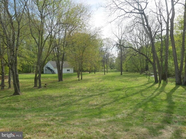 Building Photo - 35600 Sassafras Dr