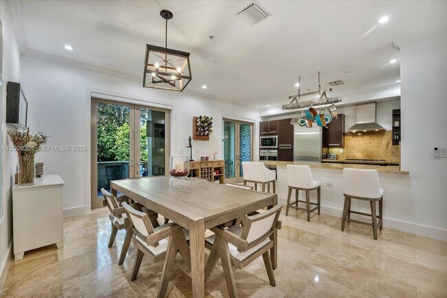 Building Photo - 7440 SW 56th Ct