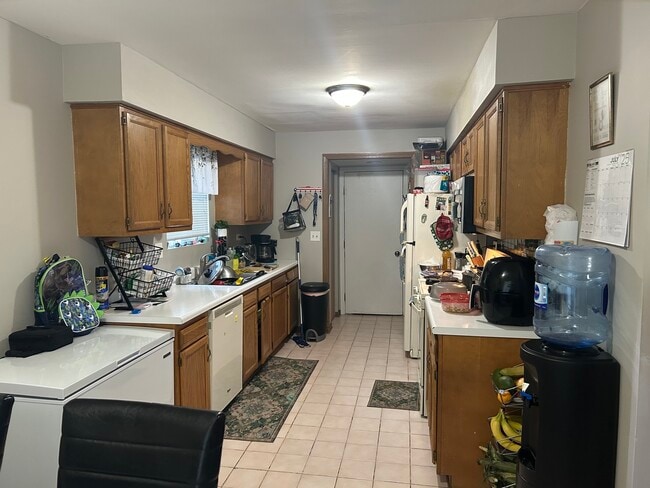 Building Photo - 270 Sandhurst Ln
