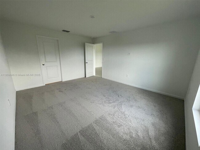 Building Photo - 1543 Jessica Blvd