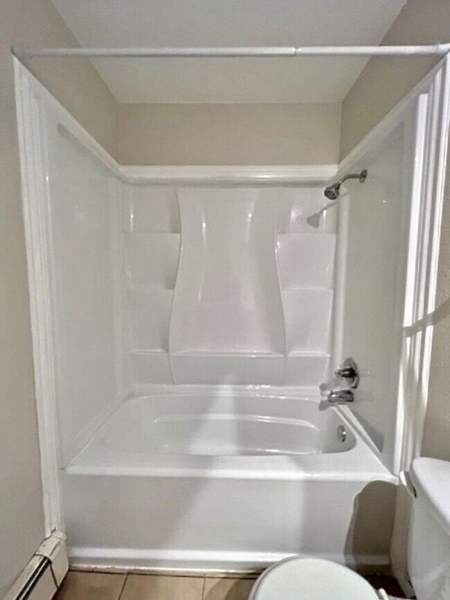 Building Photo - 6455 Yvonne Way