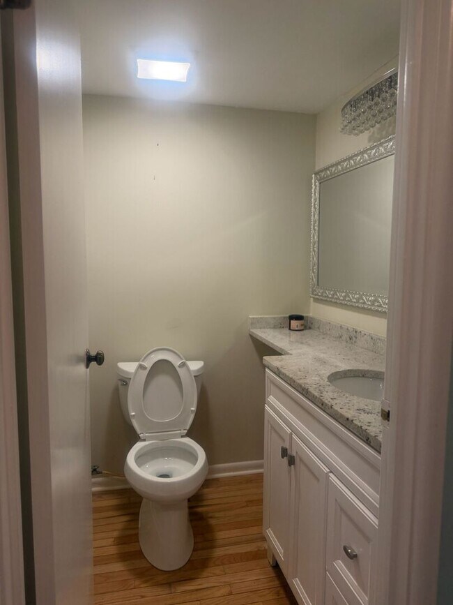 Building Photo - 434 Dogwood Terrace