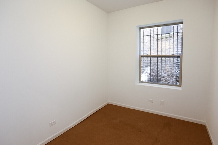 Building Photo - 5054 N Winthrop Ave