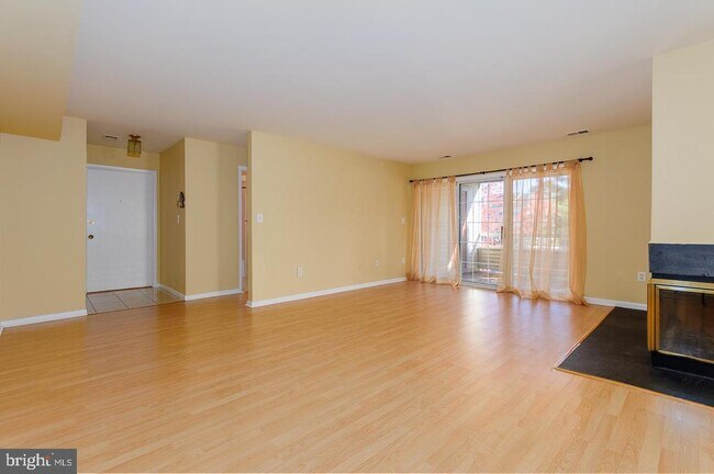 Building Photo - 115 Cascade Ct