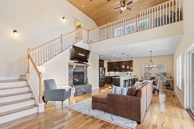 Building Photo - East AVL - Contemporary Farmhouse on Large Wooded Lot