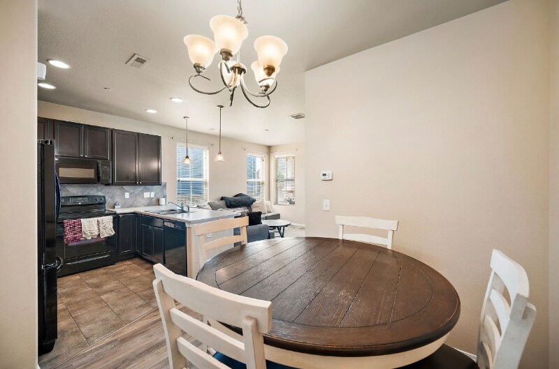 Building Photo - 2404 Obsidian Forest View