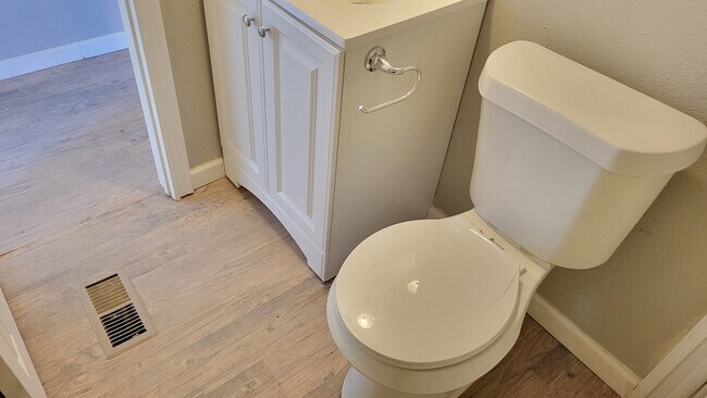 Building Photo - Totally Remodeled! 3/2