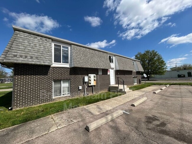 Building Photo - 305 Bellbrook Ave