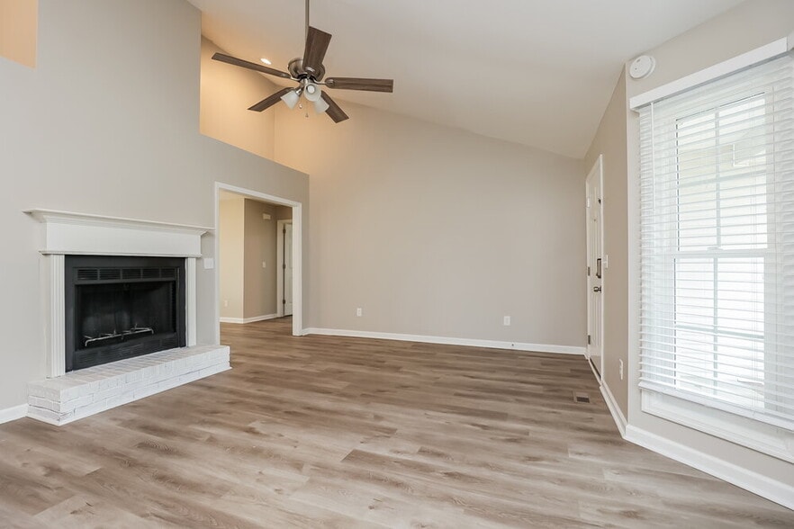 Building Photo - 2017 Skyline Dr