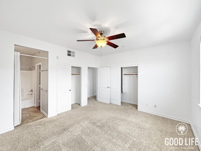 Building Photo - Beautiful 3BD/3BA w/ A/C, In-Unit Laundry, and 2-Car Garage in Bay Park!