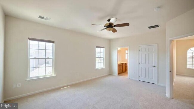 Building Photo - 11830 Steeplebush Dr