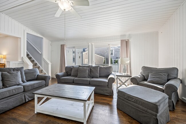 Building Photo - 28 Brookdale Ave