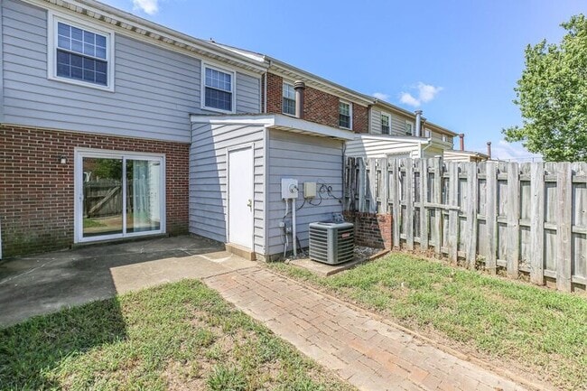 Building Photo - 307 Ellery Ct