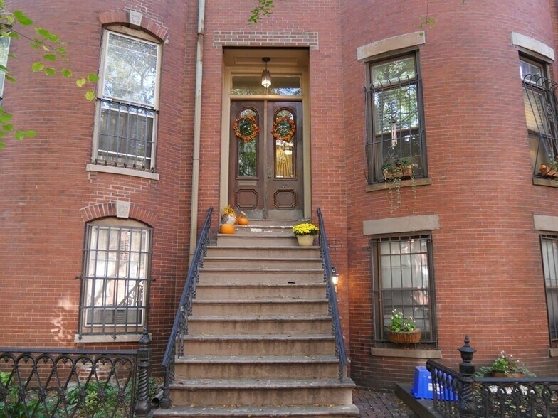 Building Photo - 45 E Springfield St