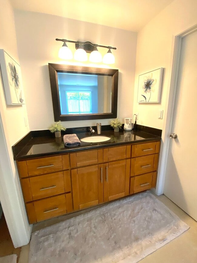 Building Photo - San Ramon Cozy Single Story 3 Bed / 2 Bath...