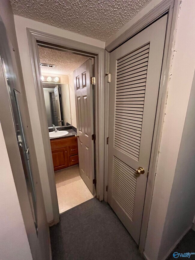 Building Photo - 5005 Chancellor Square