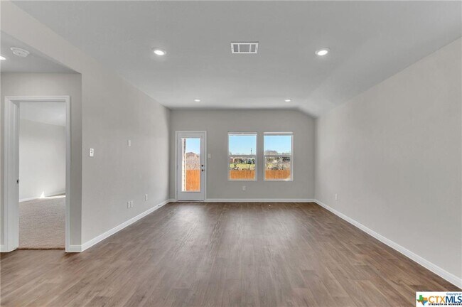 Building Photo - 585 Apache Plum Dr