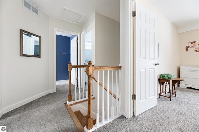 Building Photo - 1704 Comanche St