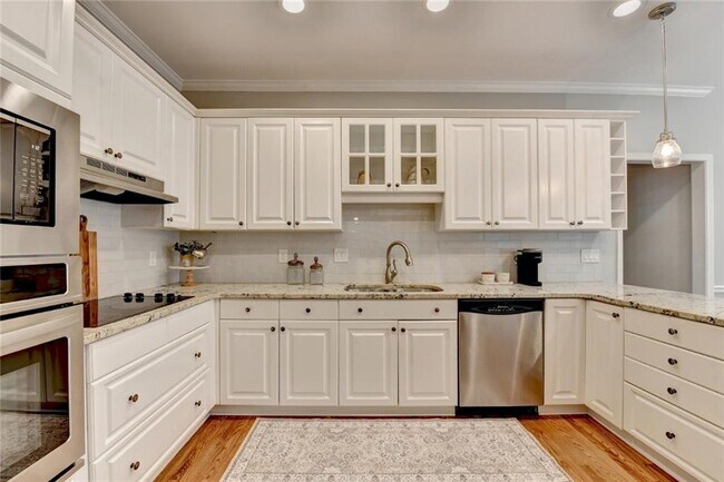 Building Photo - 10665 Wren Ridge Rd