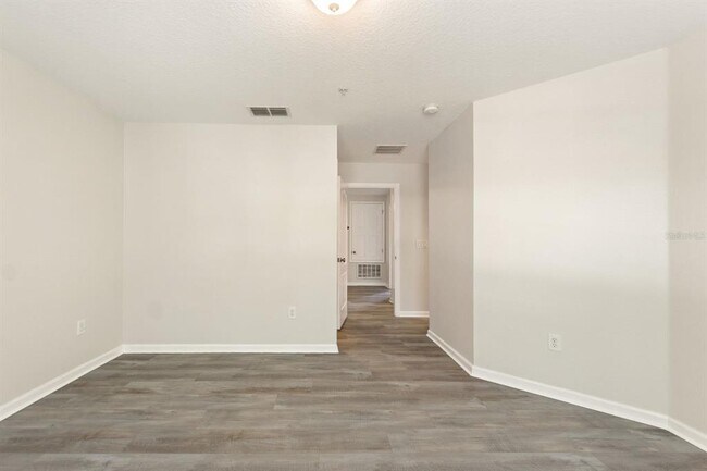 Building Photo - 1220 Priory Cir