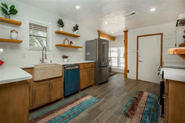 Building Photo - 10578 High Hollows Dr