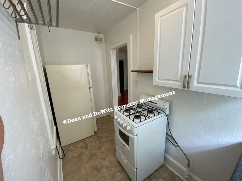 Building Photo - Studio Bed/1 Bath - Unit 4