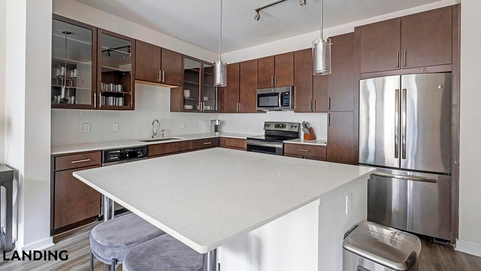 Building Photo - 825 Usener St