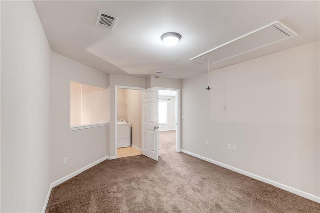 Building Photo - 1817 Waterside Dr