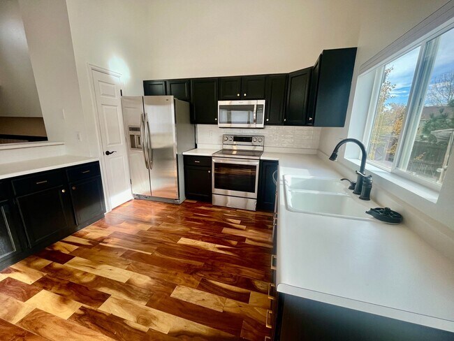 Building Photo - Beautifully Renovated 4-Bedroom Home in Canterberry Crossing