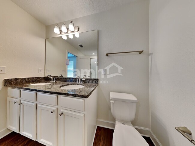 Building Photo - 8481 Highfield Ave