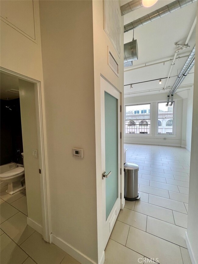 Building Photo - 939 S Broadway-