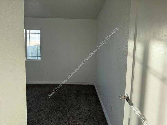 Building Photo - New Year Special! 50% Off First Months Rent!
