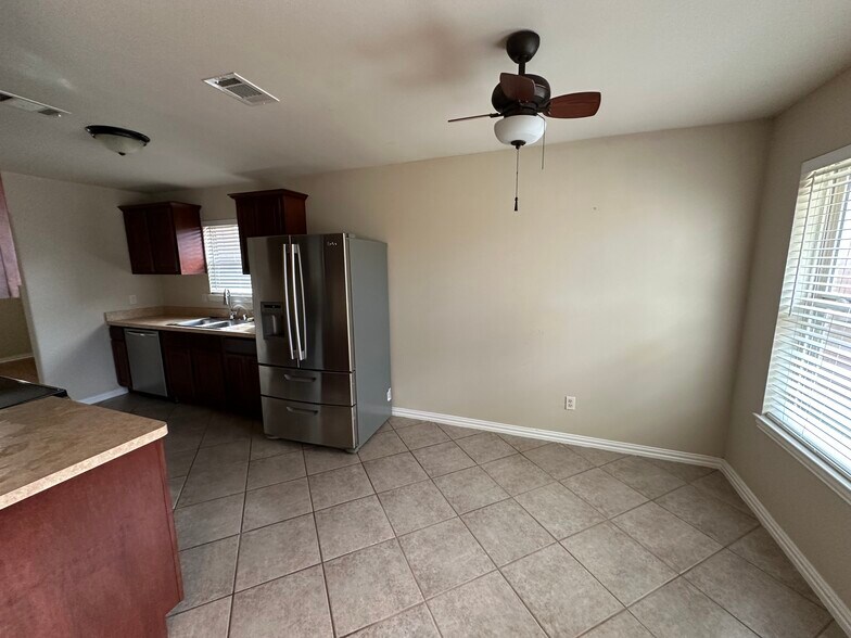 Building Photo - 3011 Lockmoor Ln