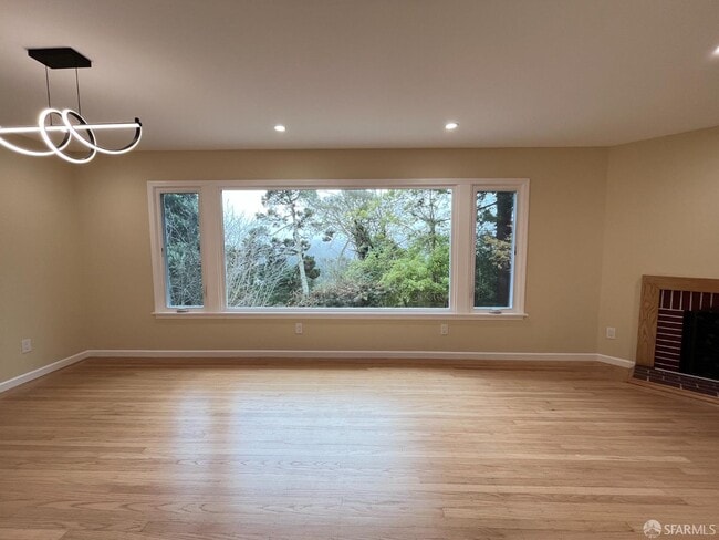 Building Photo - 21 Panorama Dr