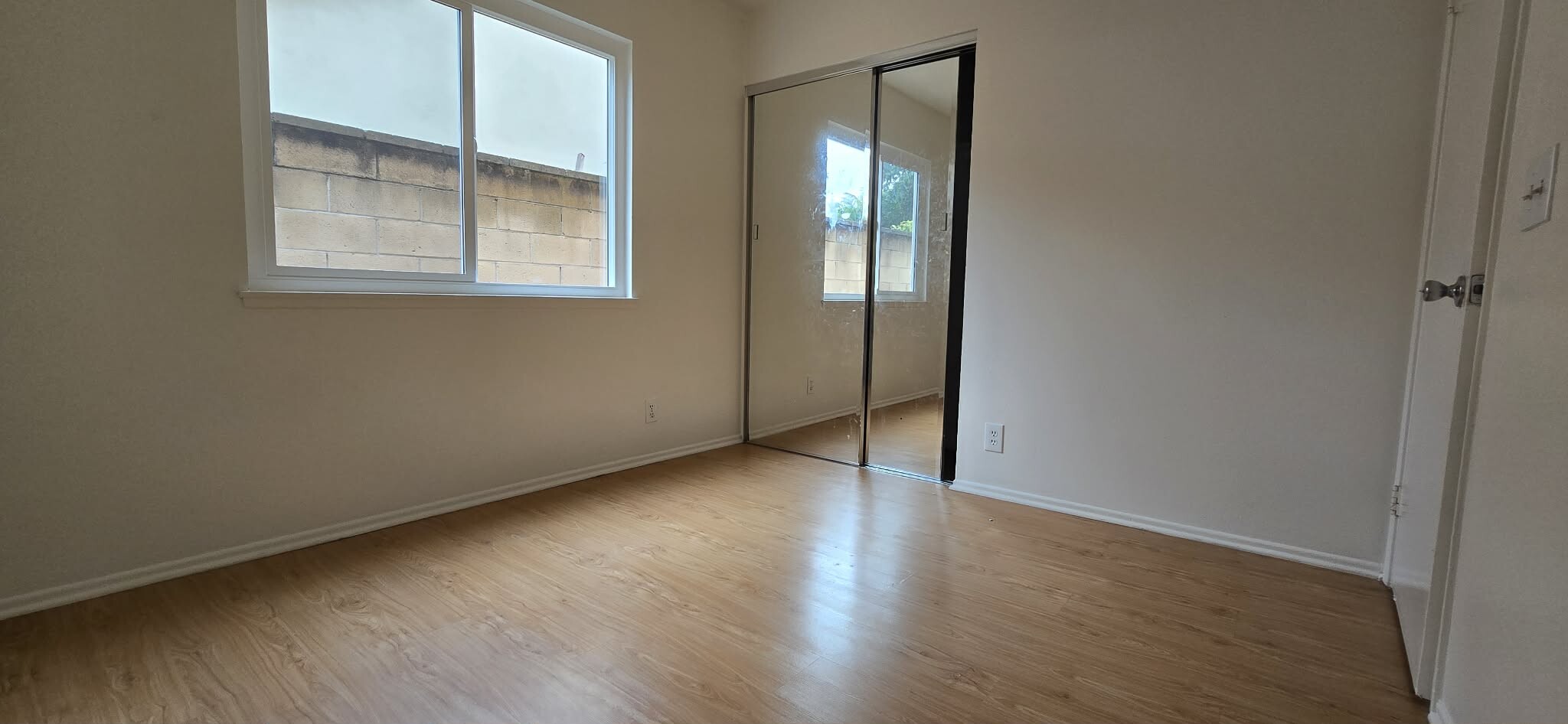 Building Photo - 3102 S Baker St