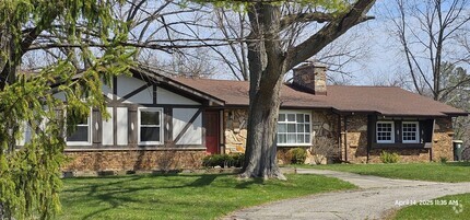Building Photo - 222 Frances Ln