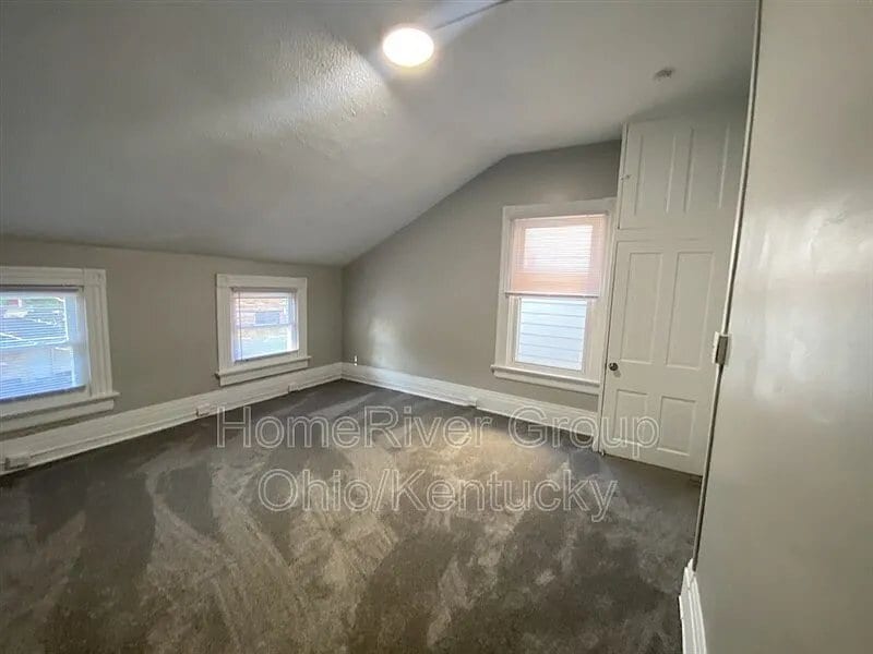 Building Photo - 329 E 16th St