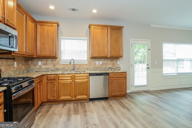 Building Photo - 307 Hidden Creek Ln