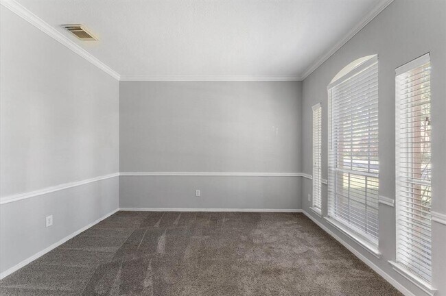 Building Photo - 11910 McKinney Falls Ln