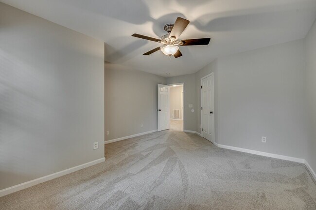Building Photo - "Charming 3-Bedroom Retreat in Fort Mill -...