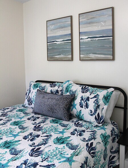 Building Photo - 4464 E Riverside Dr