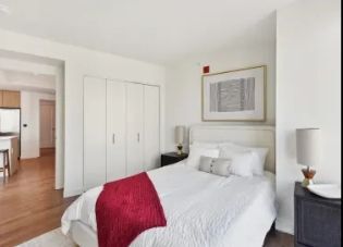 Building Photo - 350 N Canal St