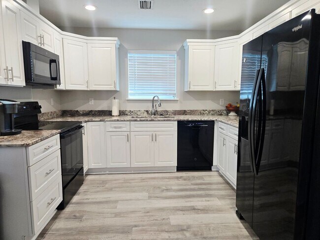 Building Photo - 143 Shallow Reed Dr