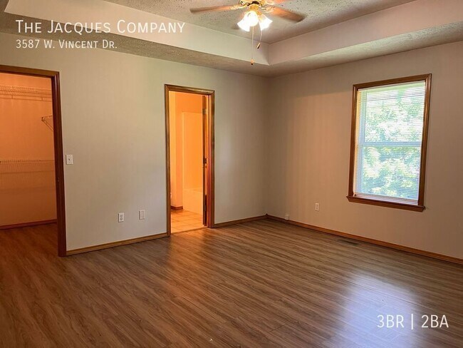 Building Photo - 3587 W Vincent Dr