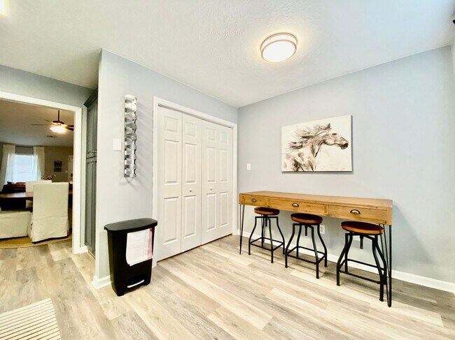 Building Photo - 645 Brook Trail