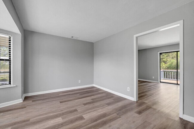 Building Photo - 27 Sierra Rd