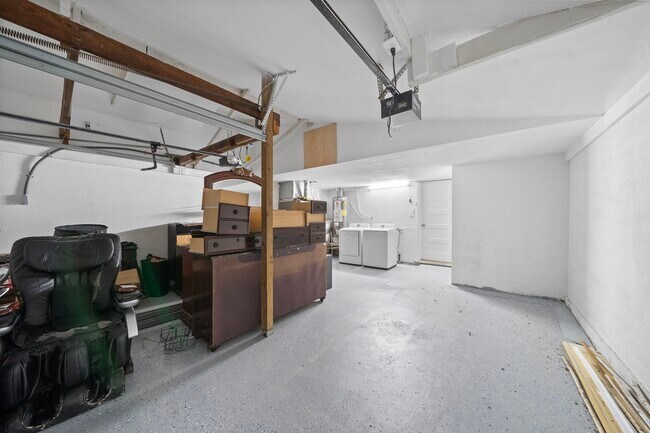 Building Photo - 105 Pompano Ave